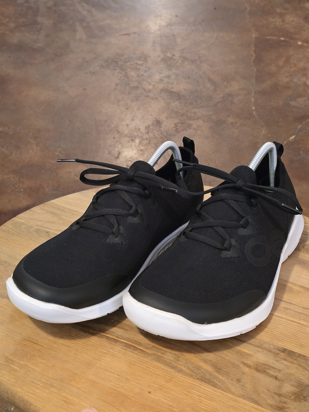OOFOS OOmg Sport LS Recovery Shoes Black White Men’s Size 11.5 Lightweight